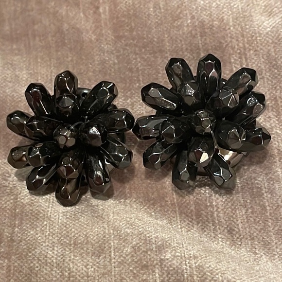 Vintage Flower Earrings - Picture 1 of 4